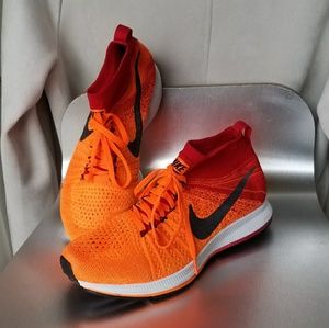 Nike Womens Flyknit Pegasus Zoom Y7/ W8.5